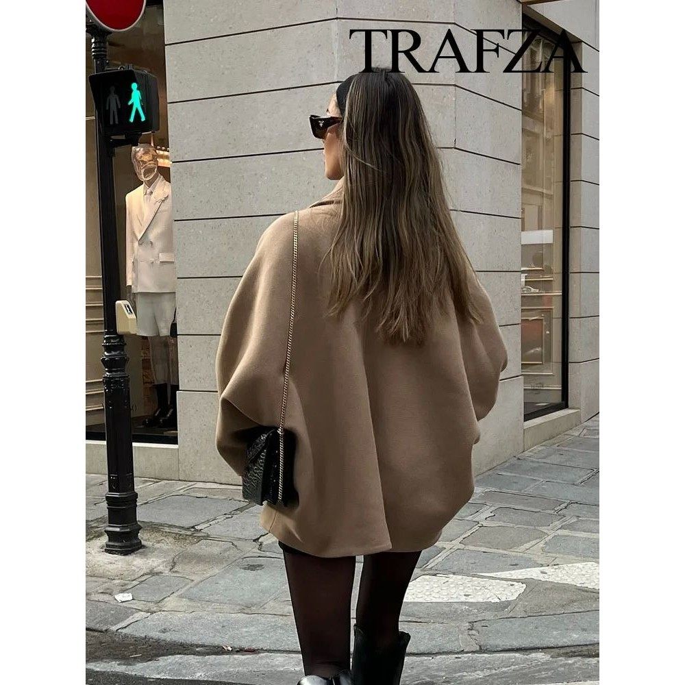 Lady's loose-fitting short-sleeved jacket